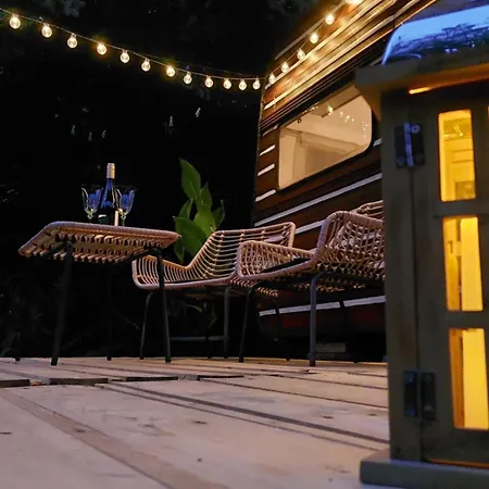 Glamping Pod Smrkem ラグジュアリーテント *
