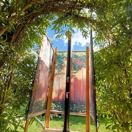 ラグジュアリーテント Glamping Pod Smrkem カルロヴィ・ヴァリ